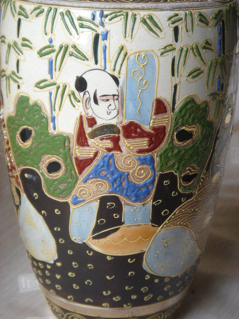 Stunning Beauty of Antique SATSUMA VASE Artifact_ Gold Gilding & Hand Painted _Shipping to Canada , USA or JAPAN