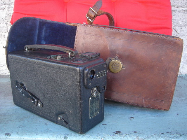 Antique Circa 1926 Cine Kodak Movie Camera Eastman Kodak co. Rochester, New York Genuine Original Leather Case with strap.