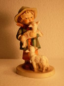 Vintage HUMMEL Figurine
