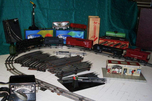 Louis Marx U.S.A. Toy Railroad Train Set Stamped CPR Canadian Pacific Railway Marx Electric Transformer with RED RESET Button LARGE LOT over 43pcs