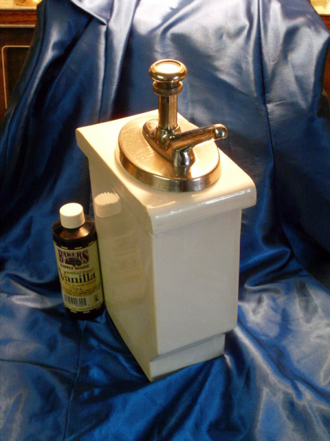 Soda Pop _ Fountain Vanilla syrup Dispenser Vanilla _ Heavy Pottery / porcelain Container with metal pump / spout NO DAMAGE see pic#3 Water Flow