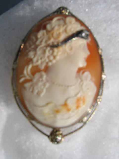 19th c large shell cameo pin/pendant,14 K