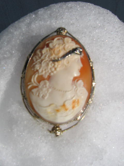 19th c large shell cameo pin/pendant,14 K