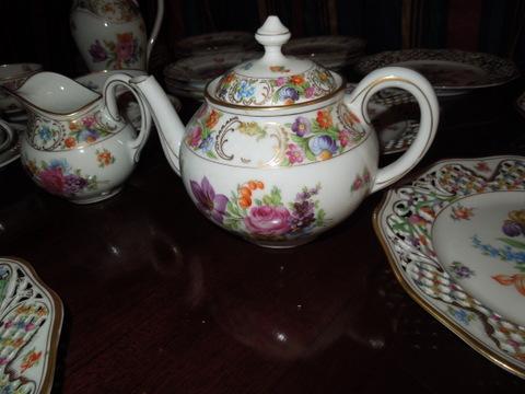 28 pieces of hand-painted Dresdan-1900