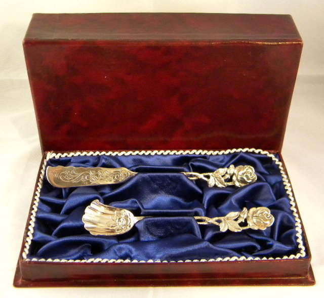 Sterling Silver Butter Knife & Sugar Spoon Boxed - Roses