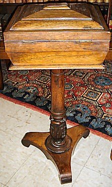English Early Victorian Rosewood Tea Poise On Carved Pedestal Base