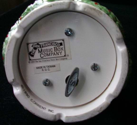 San Francisco Music Box Company Christmas Mouse