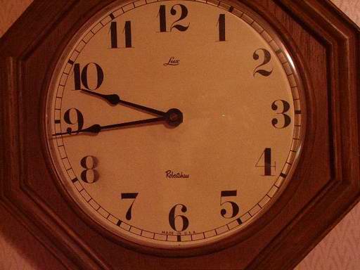 Lux Robert Shaw Electric Clock