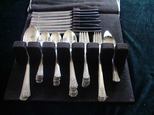 Oneida Community Silverplate Tudor 51 Pieces