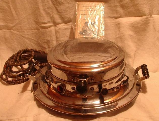 Universal Wafflemaker Model E7124X Ruby Red Light
