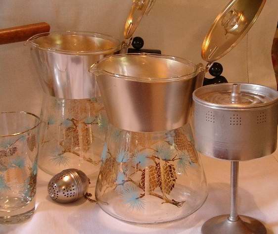 Vintage Libbey with Pine Cones Gold and