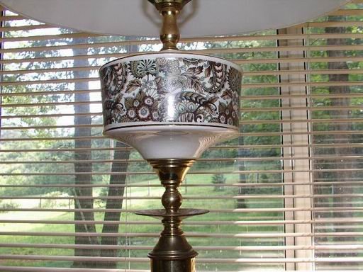 Retro Lamp Paisley Design