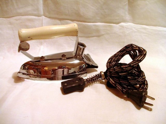 GE Travel Iron