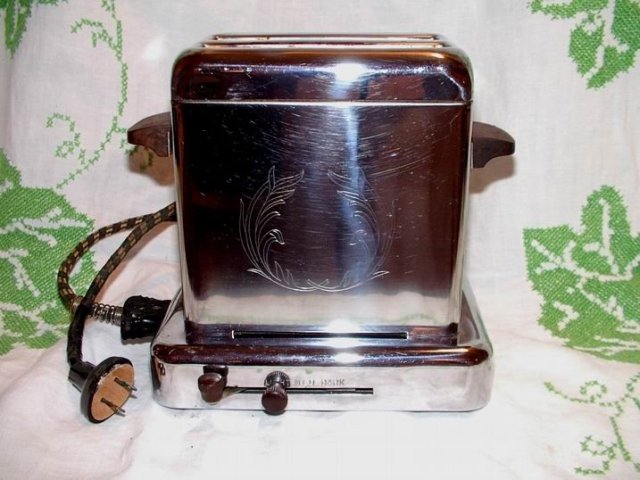 Toaster with Bell Timer by Dominion Mansfield Ohio