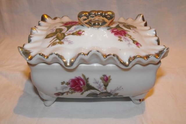 Moss Rose Dresser Box by Tilso Japan