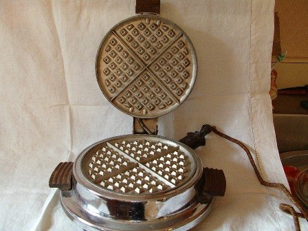 Dominion Electric Waffle Iron
