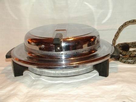 Universal Waffle Iron Landers, Frary and Clark