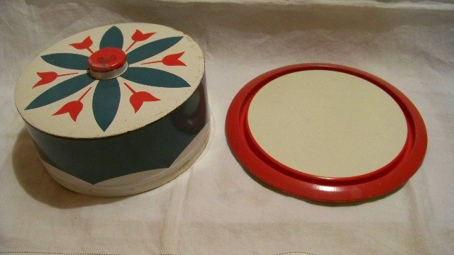 Tiny Cake Saver Tulips, Red, Green and White