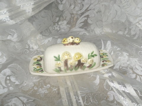 Vintage Covered Butter Dish w/Mushroom Decoration