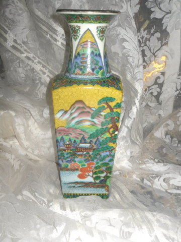 Antique Chinese Export Porcelain Vase