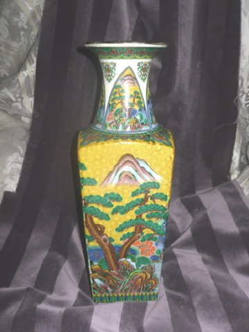 Antique Chinese Export Porcelain Vase