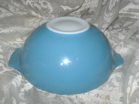 Vintage Pyrex 4 Quart Mixing Bowl