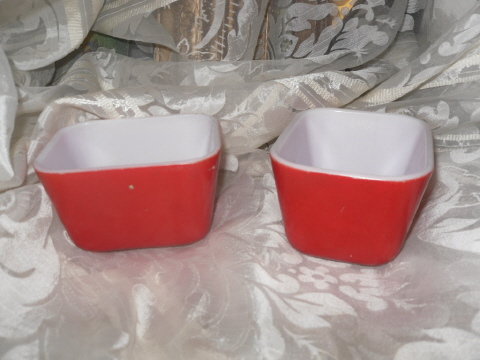 Vintage Red Pyrex Refrigerator Dish w/Lid