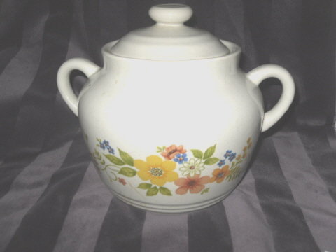 Vintage Sweet Flower Bake Serve & Store Stoneware Pot