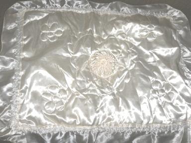 Full Size - Queen Size Bed Spread w/ 3 Pillow Shams