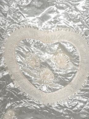 Full Size - Queen Size Bed Spread w/ 3 Pillow Shams