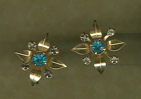 SALE Vintage Screw Back Earrings