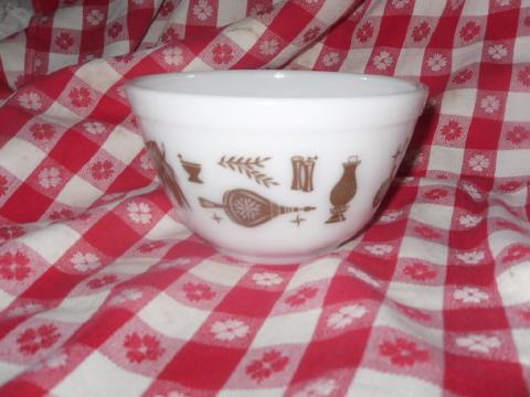 Vintage Early American Pattern Pyrex Mixing Bowl