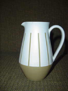 Bourne Denby Pitcher