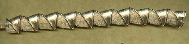 Vintage Trifari Link Bracelet