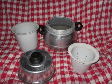 Vintage Cooking Pot w/Porcelain Steam Inserts **LOOK**