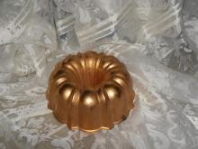 Vintage Copper Bumdt Pan