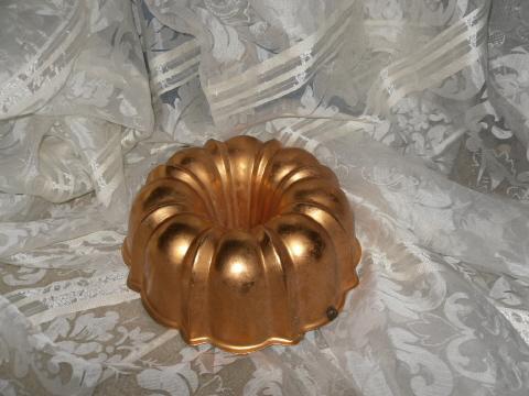 Vintage Copper Bumdt Pan