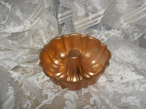 Vintage Copper Bumdt Pan