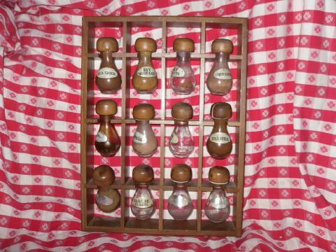 Vintage Wooden Spice Holder w/12 Spice Bottles