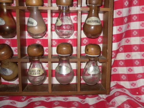 Vintage Wooden Spice Holder w/12 Spice Bottles