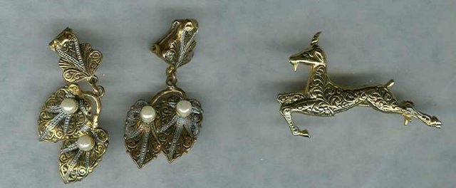 12 Piece Vintage Jewelry Lot Bar Pin*Watch