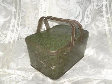 Vintage U.S. Marine Cut Plug Tin Lunch Box