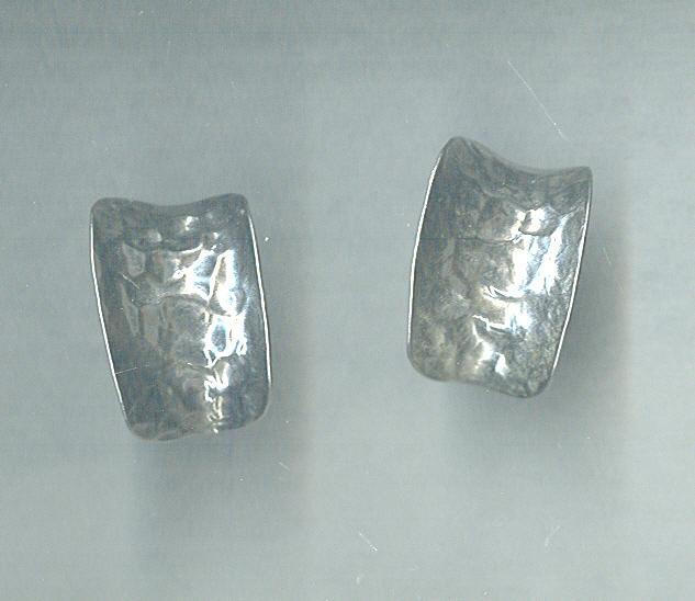 Hammered Silver James Avery Style Earrings