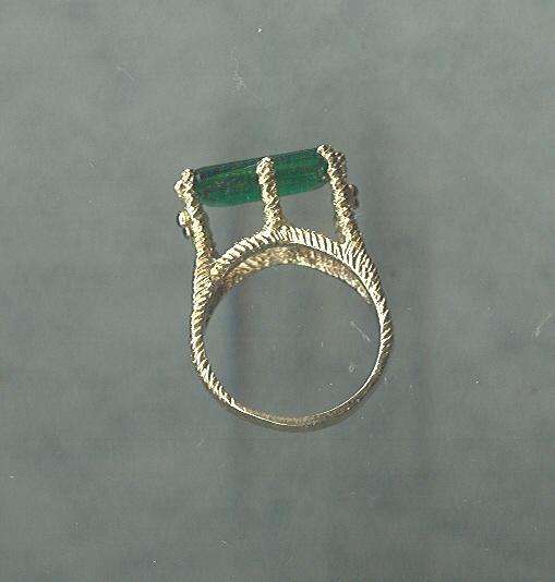 Large Emerald Green Ring 14KTEL