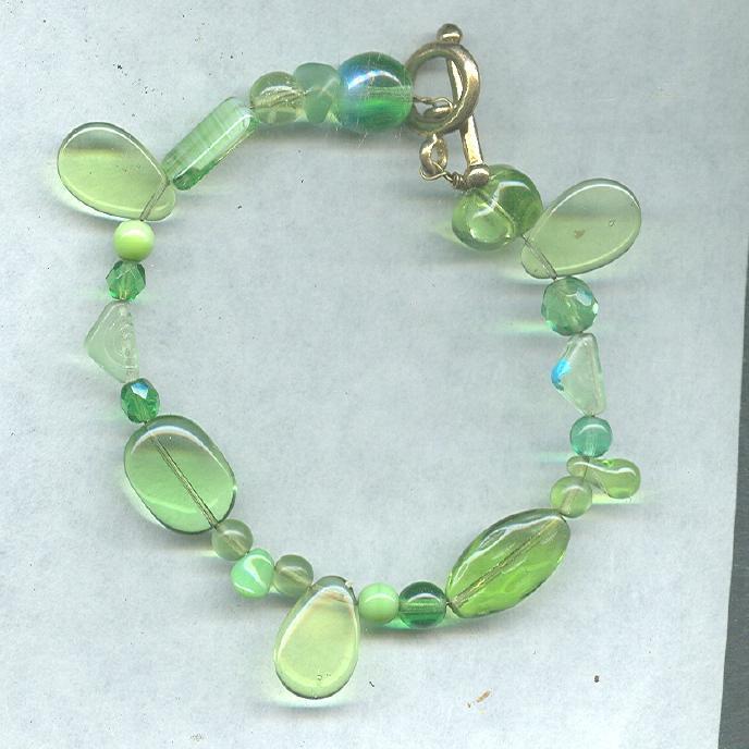 Green Art Glass Bead Bracelet
