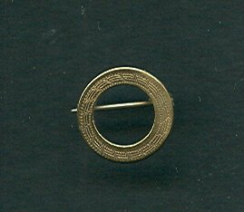 Small Victorian Wreath Pin