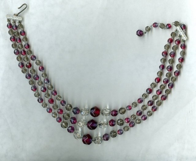 Vintage Triple Strand Art Glass Beaded Neckla ce