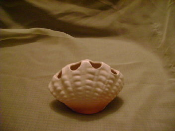 Vintage Ceramic Sea Shell Toothbrush Holder