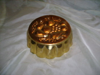 Brass Brass Fruit Mold