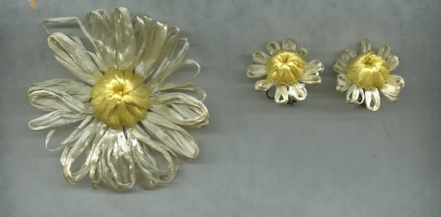 Vintage Handmade Daisy Pin & Earrings Set